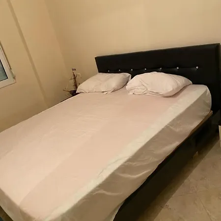 شقة Mari
